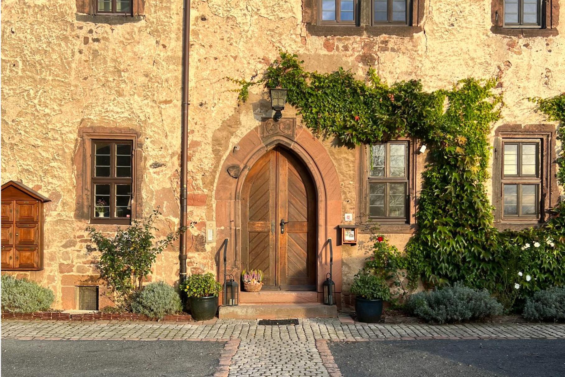 Graefin Anna - Design-Apartment In Der Historischen Hinterburg Schlitz - Nahe Fulda Und Bad Hersfeld Luaran gambar